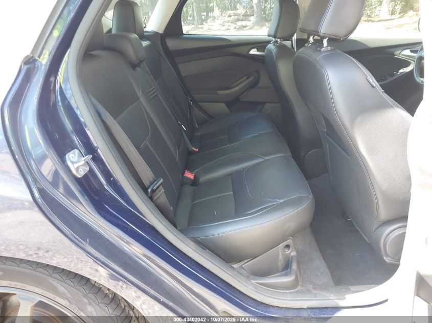 2016 Ford Focus Se VIN: 1FADP3K23GL321820 Lot: 43402042