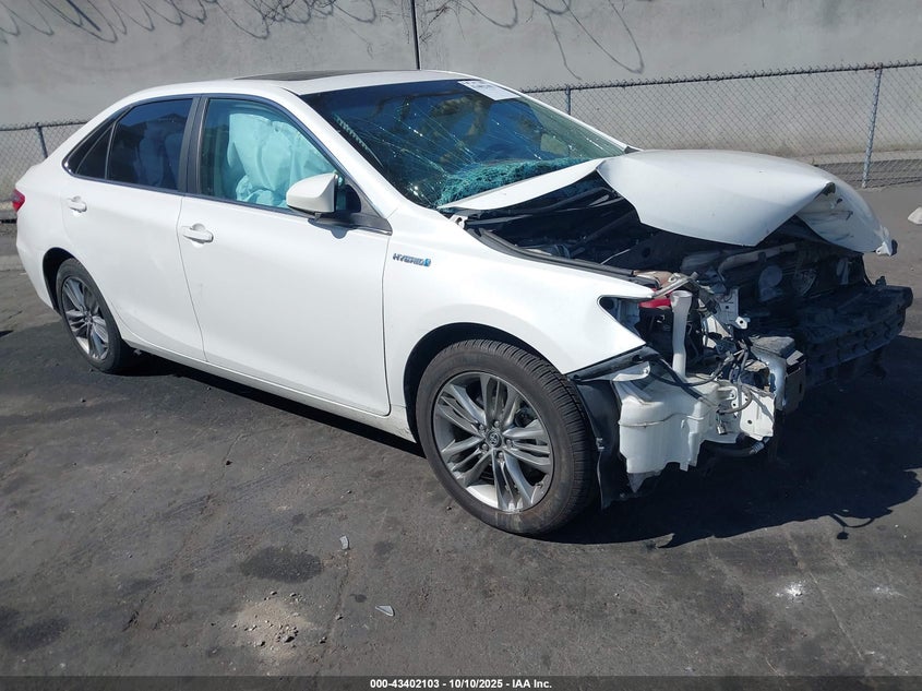 TOYOTA CAMRY HYBRID SE