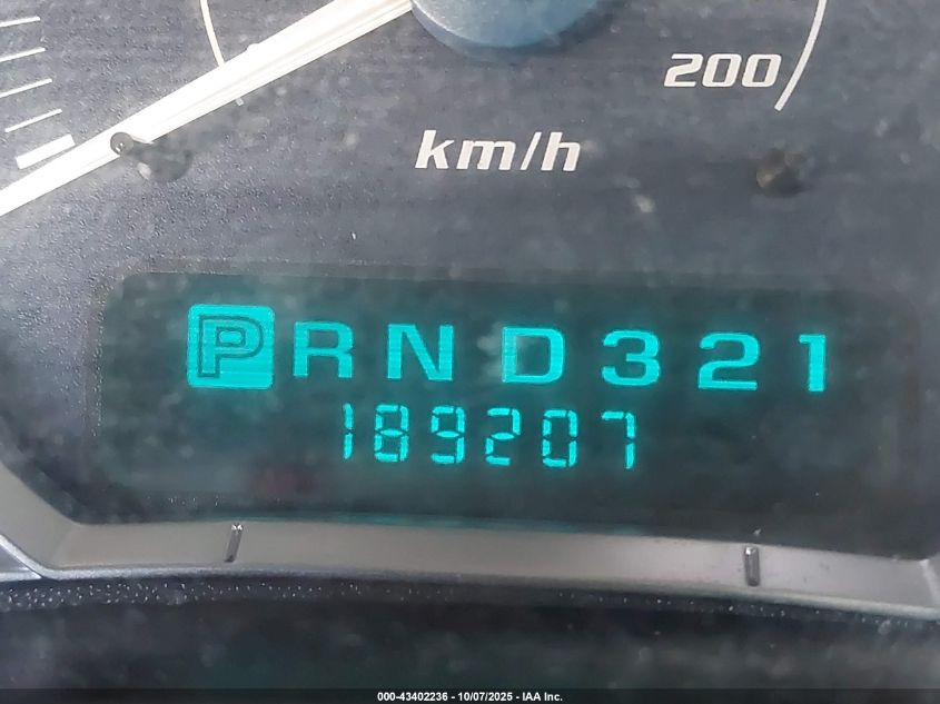 2002 Cadillac Escalade Standard VIN: 1GYEK63N42R247833 Lot: 43402236