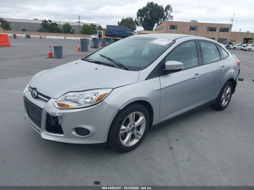 Vin: 1fadp3f26el176618, lot: 43897022, ford focus se 20142