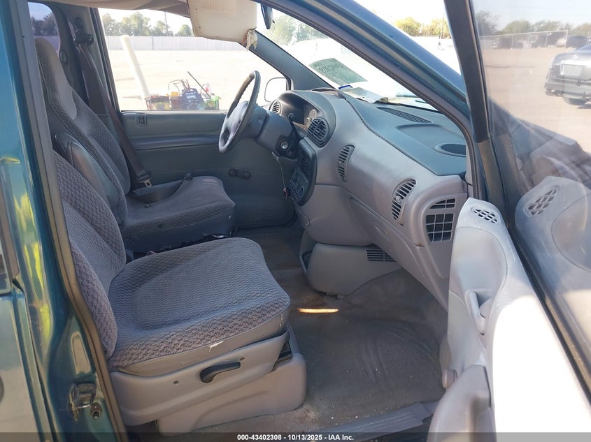 2B4FP25B2YR687993 2000 DODGE CARAVAN photo no. 5