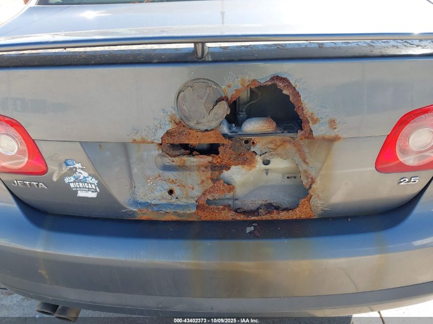 2007 Volkswagen Jetta Wolfsburg Edition VIN: 3VWEF71K17M166044 Lot: 43402373