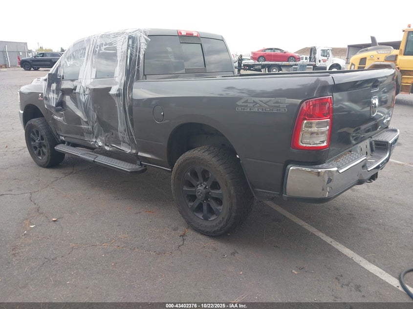 Vin: 3c6ur5cl3lg126774, lot: 43897141, ram 2500 tradesman  4x4 6'4 box 20203