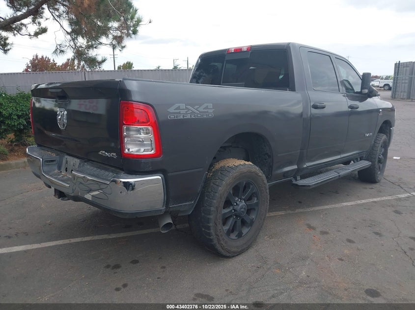 Vin: 3c6ur5cl3lg126774, lot: 43897141, ram 2500 tradesman  4x4 6'4 box 20204