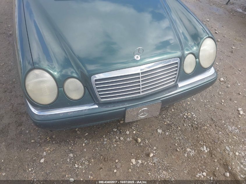 1998 Mercedes-Benz E 320 VIN: WDBJF65F4WA555635 Lot: 43402517