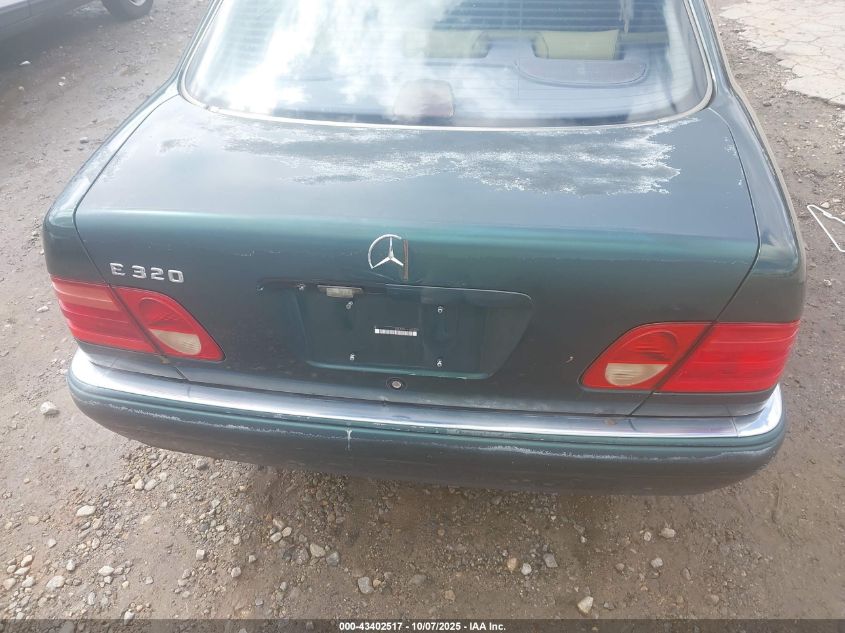 1998 Mercedes-Benz E 320 VIN: WDBJF65F4WA555635 Lot: 43402517