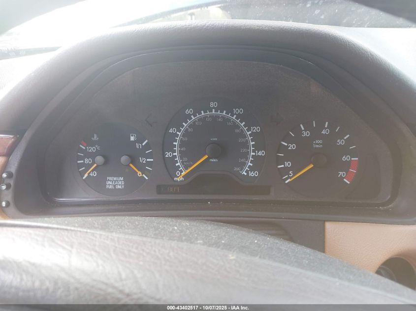 1998 Mercedes-Benz E 320 VIN: WDBJF65F4WA555635 Lot: 43402517