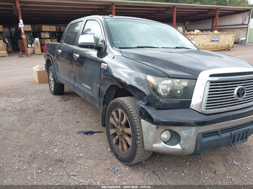 TOYOTA TUNDRA LIMITED 5.7L V8