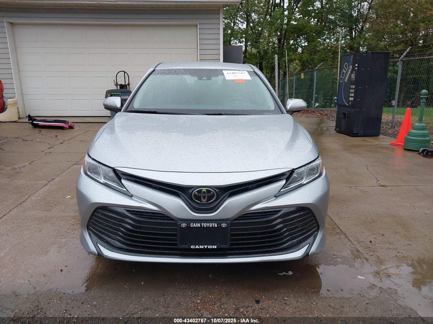 2018 Toyota Camry Le VIN: 4T1B11HK9JU543595 Lot: 43402787