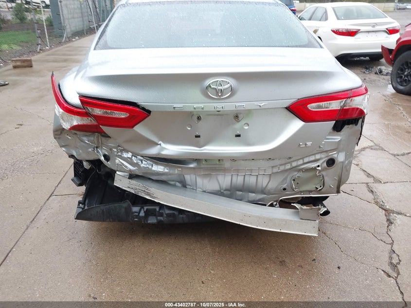 2018 Toyota Camry Le VIN: 4T1B11HK9JU543595 Lot: 43402787