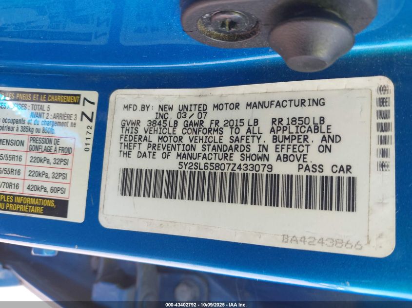 2007 Pontiac Vibe VIN: 5Y2SL65807Z433079 Lot: 43402792