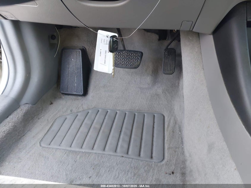 2002 Toyota Camry Le VIN: 4T1BE32KX2U043133 Lot: 43402813