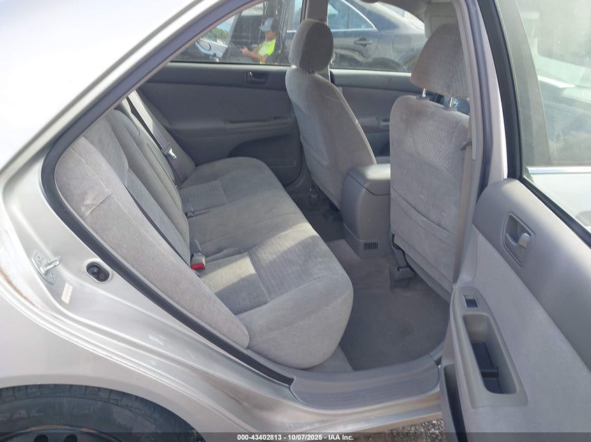 2002 Toyota Camry Le VIN: 4T1BE32KX2U043133 Lot: 43402813