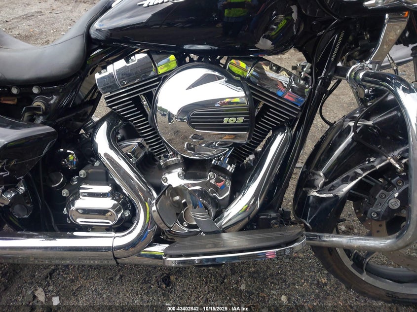 2015 Harley-Davidson Fltrxs Road Glide Special VIN: 1HD1KTM14FB701851 Lot: 43402842