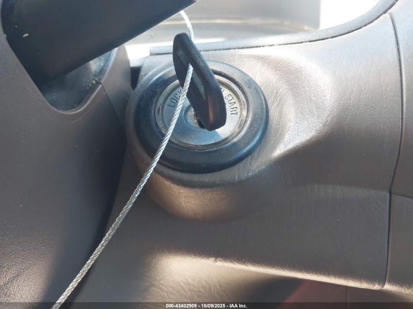 2000 Toyota Tundra Sr5 V8 VIN: 5TBBT4418YS085262 Lot: 43402909