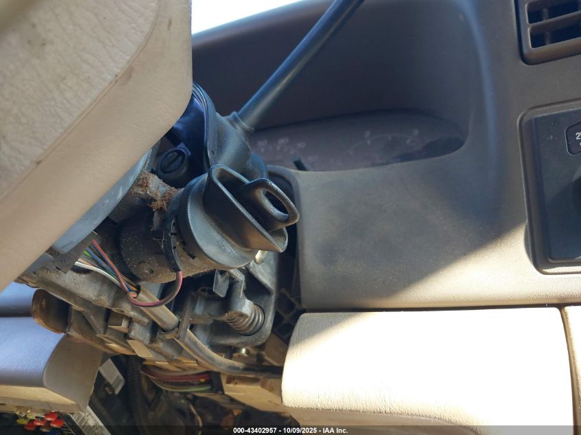 2001 Ford F-350 Lariat/Xl/Xlt VIN: 1FTSW31F51EA49663 Lot: 43402957