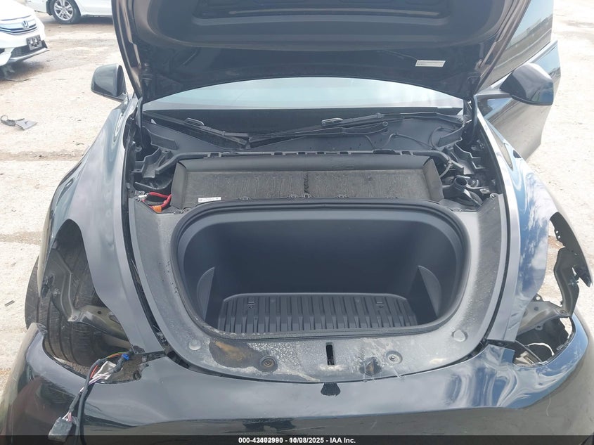 2024 Tesla Model Y Long Range Dual Motor All-Wheel Drive VIN: 7SAYGDEE1RA230834 Lot: 43402990