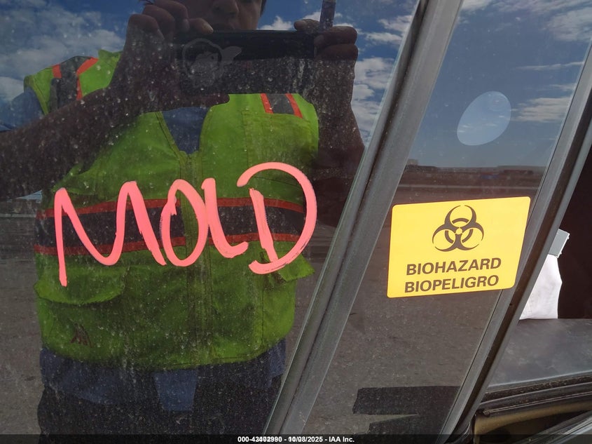 2024 Tesla Model Y Long Range Dual Motor All-Wheel Drive VIN: 7SAYGDEE1RA230834 Lot: 43402990