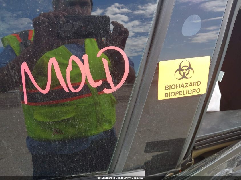 2024 Tesla Model Y Long Range Dual Motor All-Wheel Drive VIN: 7SAYGDEE1RA230834 Lot: 43402990