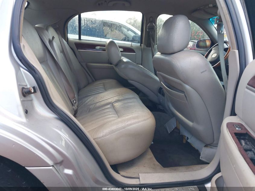 2003 Lincoln Town Car Signature VIN: 1LNHM82W43Y675357 Lot: 43403043