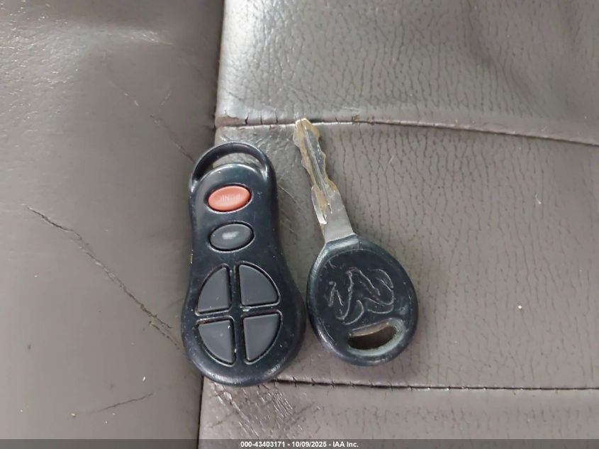 2001 Dodge Grand Caravan Es VIN: 2B4GP54L51R203739 Lot: 43403171