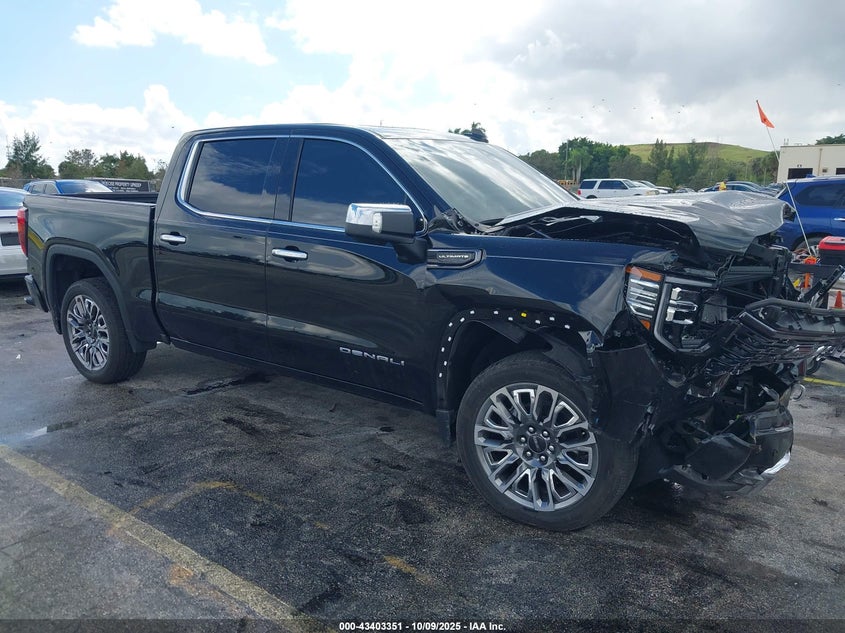 GMC SIERRA 1500 4WD SHORT BOX DENALI ULTIMATE