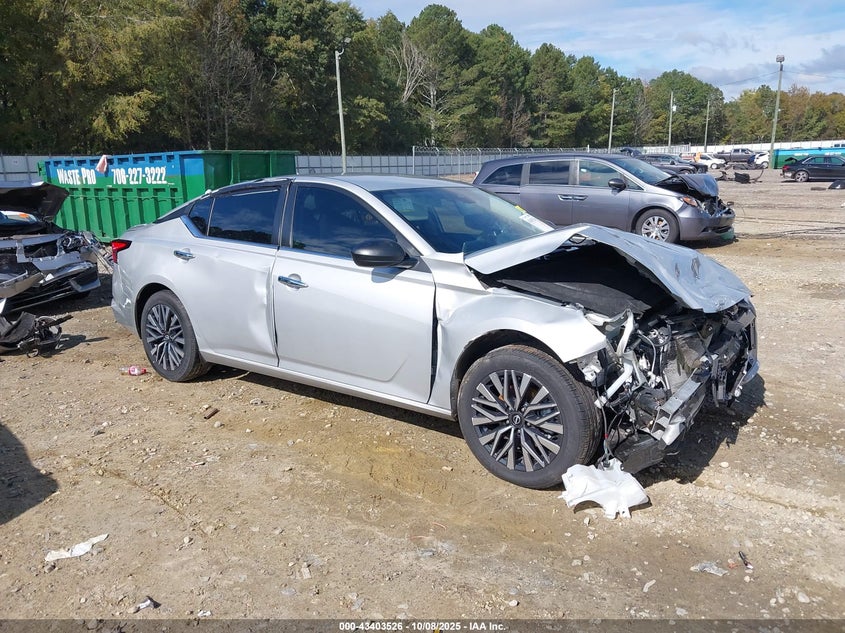 NISSAN ALTIMA SV FWD