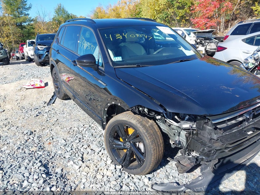 VOLKSWAGEN TIGUAN 2.0T SE R-LINE BLACK