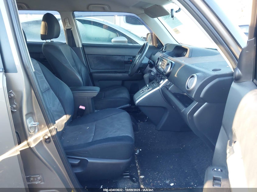JTLZE4FE5CJ025790 2012 SCION XB photo no. 5