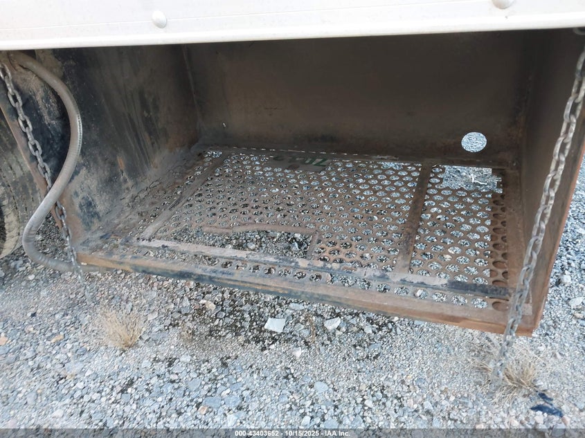 2011 Chevrolet Express Cutaway 4500 Series VIN: 1GB6G5BG8B1146581 Lot: 43403652