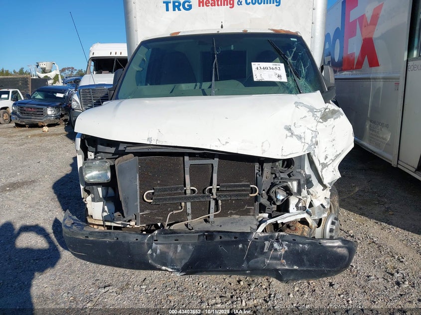 2011 Chevrolet Express Cutaway 4500 Series VIN: 1GB6G5BG8B1146581 Lot: 43403652