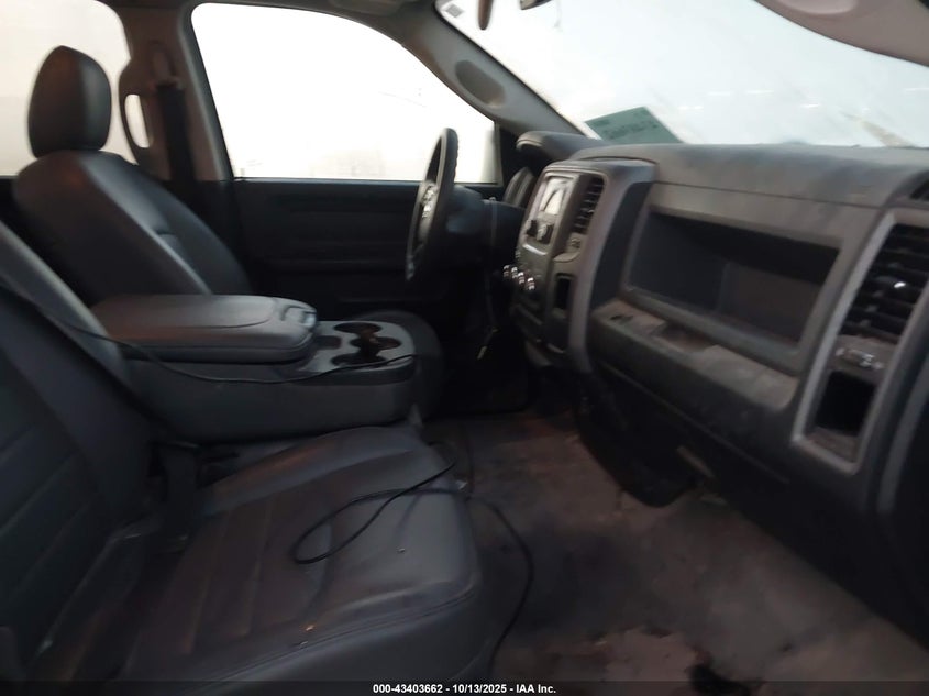 1C6RR7FG9JS331747 2018 Ram 1500 3.6 Tradesman 4x4 6'4 Box White