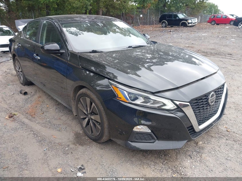 NISSAN ALTIMA SV FWD