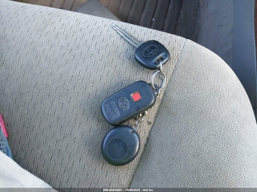 2002 Toyota Camry Xle VIN: 4T1BE30K92U037522 Lot: 43403821