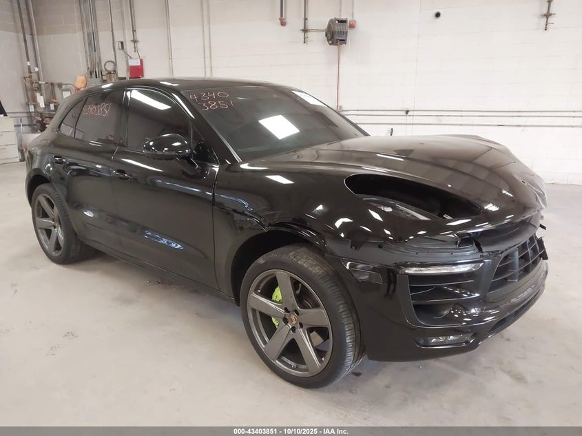 PORSCHE MACAN GTS