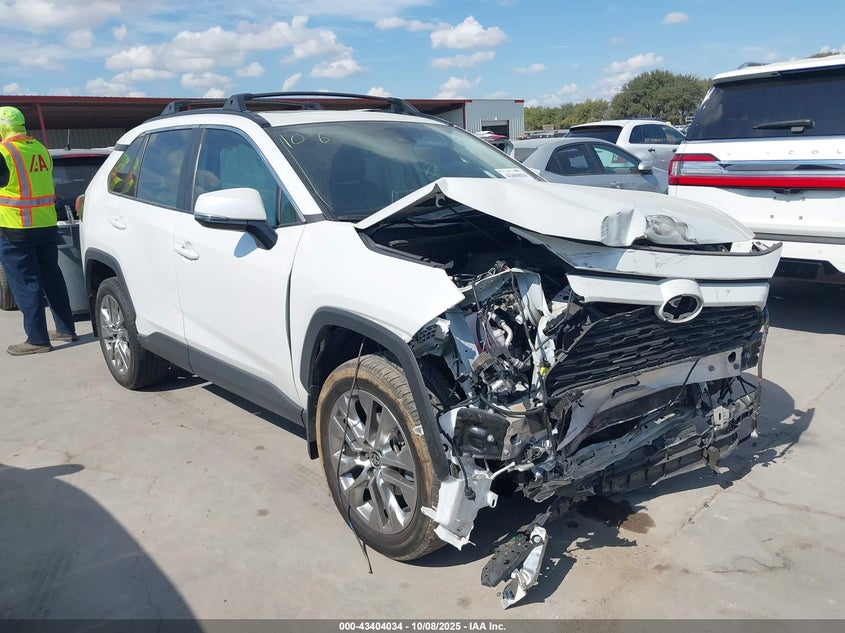 TOYOTA RAV4 XLE PREMIUM