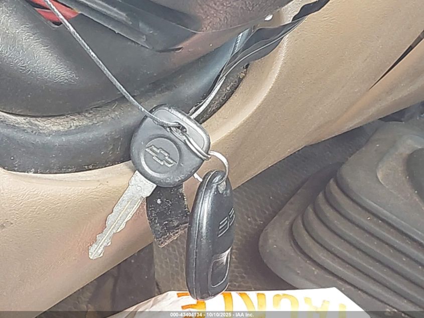 2000 Chevrolet Silverado 1500 VIN: 1GCEC14WXYE241404 Lot: 43404134