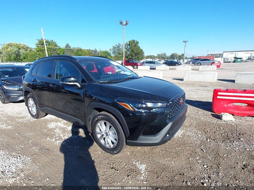 TOYOTA COROLLA CROSS LE