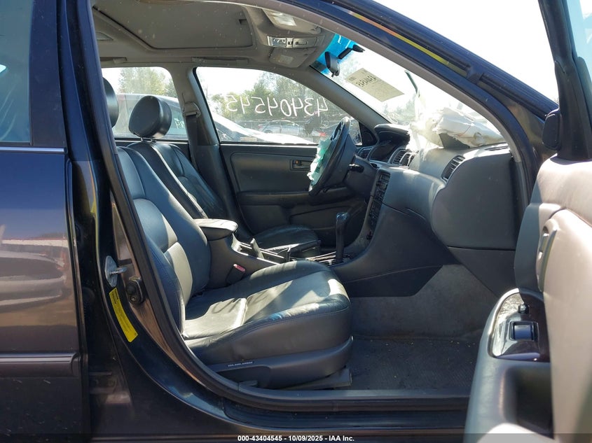 4T1BF28K01U963902 2001 TOYOTA CAMRY photo no. 5
