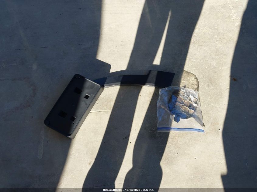 2014 Jeep Cherokee Latitude VIN: 1C4PJMCB2EW165777 Lot: 43404803