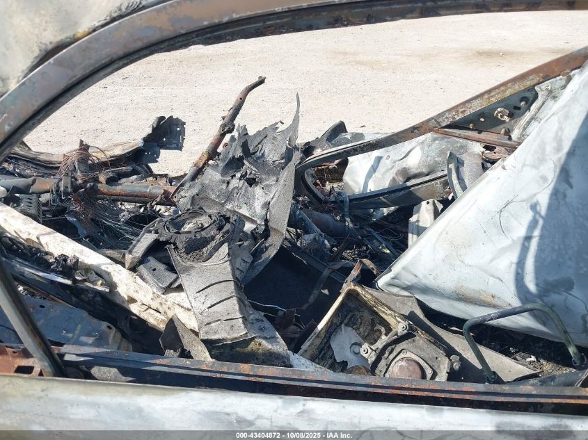 2003 Toyota Camry Le VIN: 4T1BE32K53U679850 Lot: 43404872