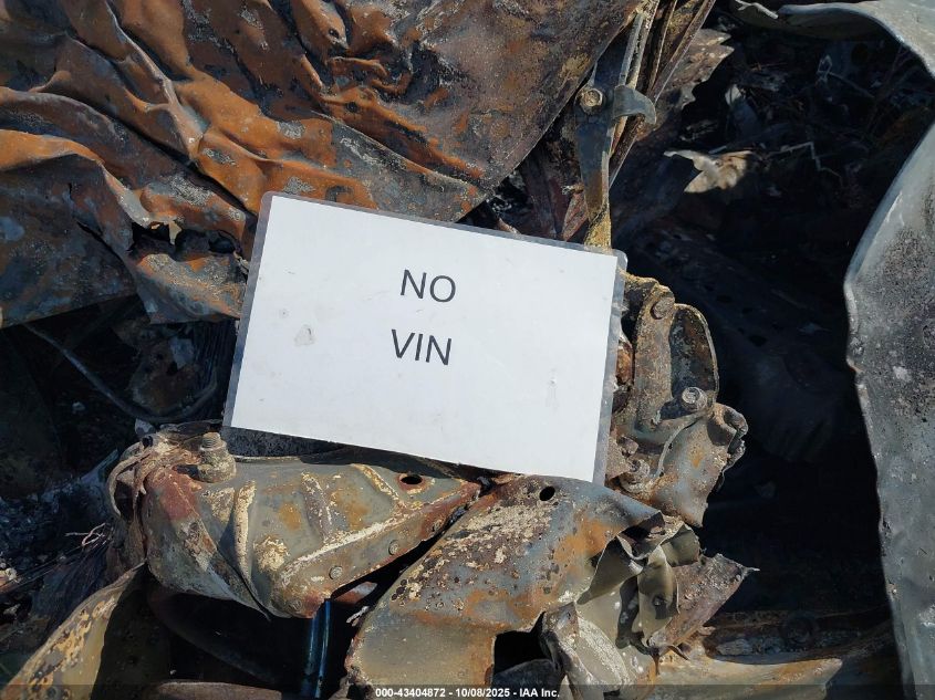 2003 Toyota Camry Le VIN: 4T1BE32K53U679850 Lot: 43404872