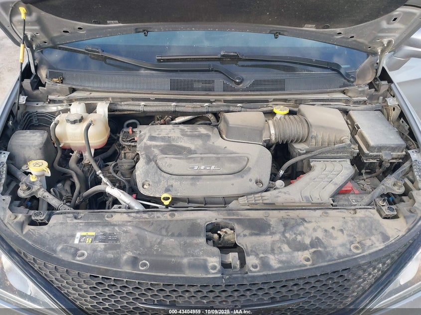 2018 Chrysler Pacifica Touring-L Plus VIN: 2C4RC1EG1JR305718 Lot: 43404959