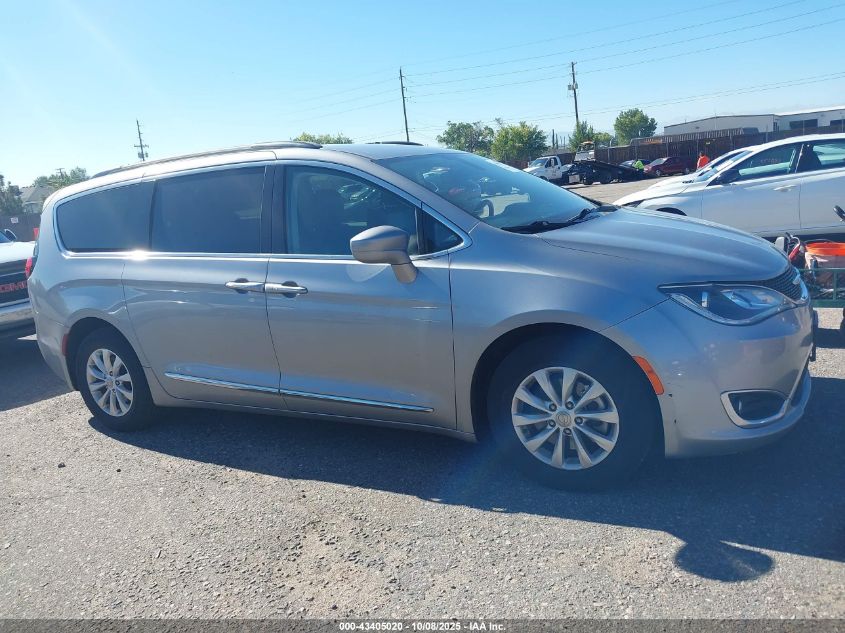 2017 Chrysler Pacifica Touring-L VIN: 2C4RC1BG4HR524834 Lot: 43405020