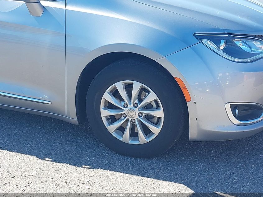 2017 Chrysler Pacifica Touring-L VIN: 2C4RC1BG4HR524834 Lot: 43405020