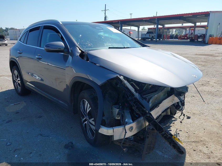 MERCEDES-BENZ GLA-CLASS 4MATIC