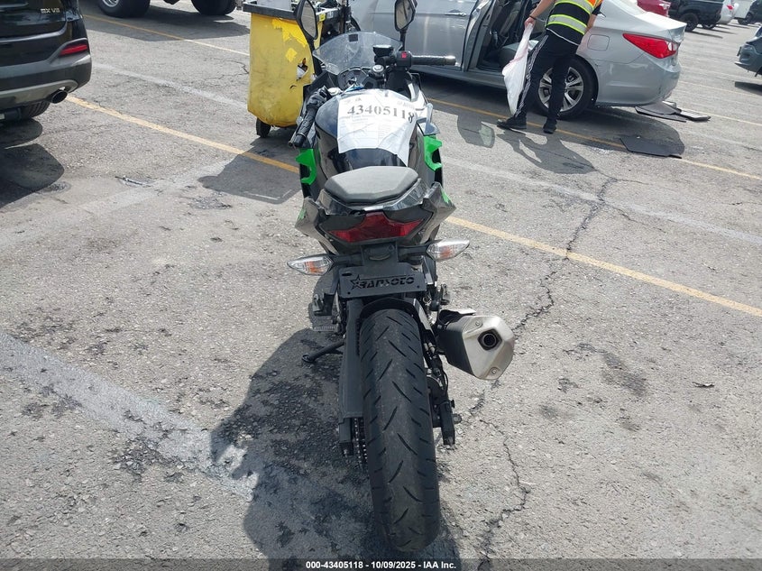 2023 Kawasaki Ex400 VIN: JKAEXKG12PDAM3055 Lot: 43405118