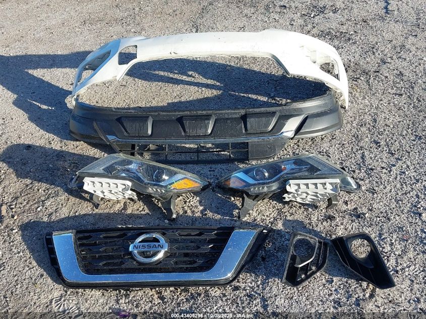 2017 Nissan Pathfinder Platinum VIN: 5N1DR2MM7HC670876 Lot: 43405296