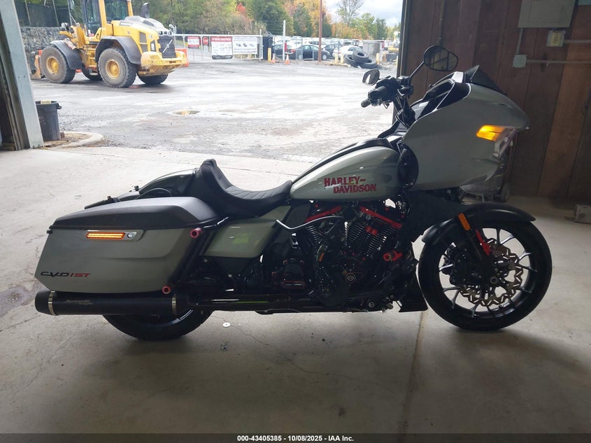 2025 Harley-Davidson Fltrxstse VIN: 1HD1TL818SB952163 Lot: 43405385