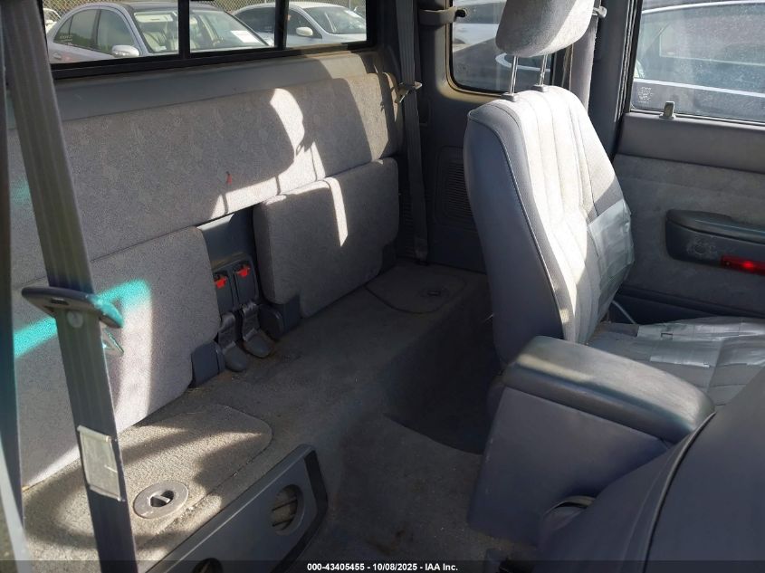 2000 Toyota Tacoma Base V6 VIN: 4TAWN72NXYZ612304 Lot: 43405455